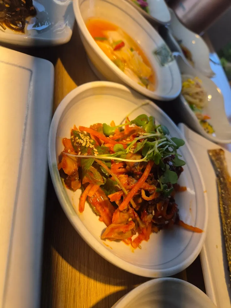테이블오더 반찬 리필 장면