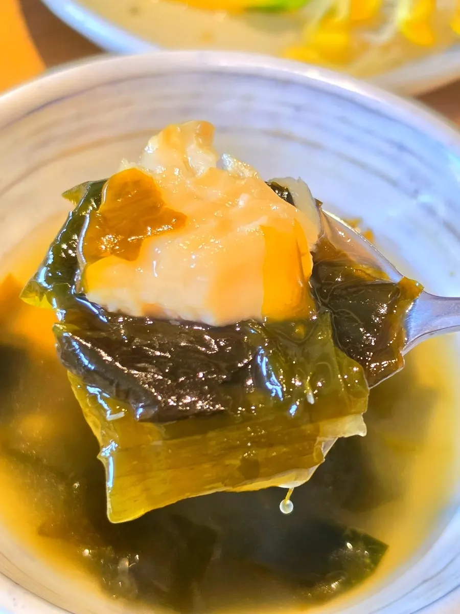 Seaweed soup with fish and hot pan-fried pollack