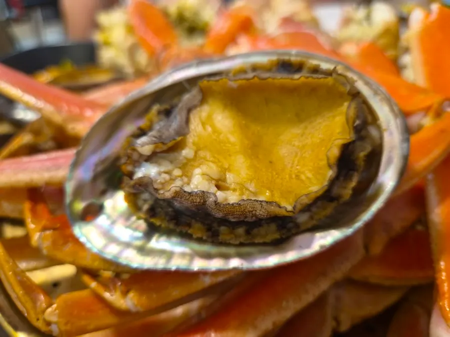 Snow crab meat enjoyed without seasoning
