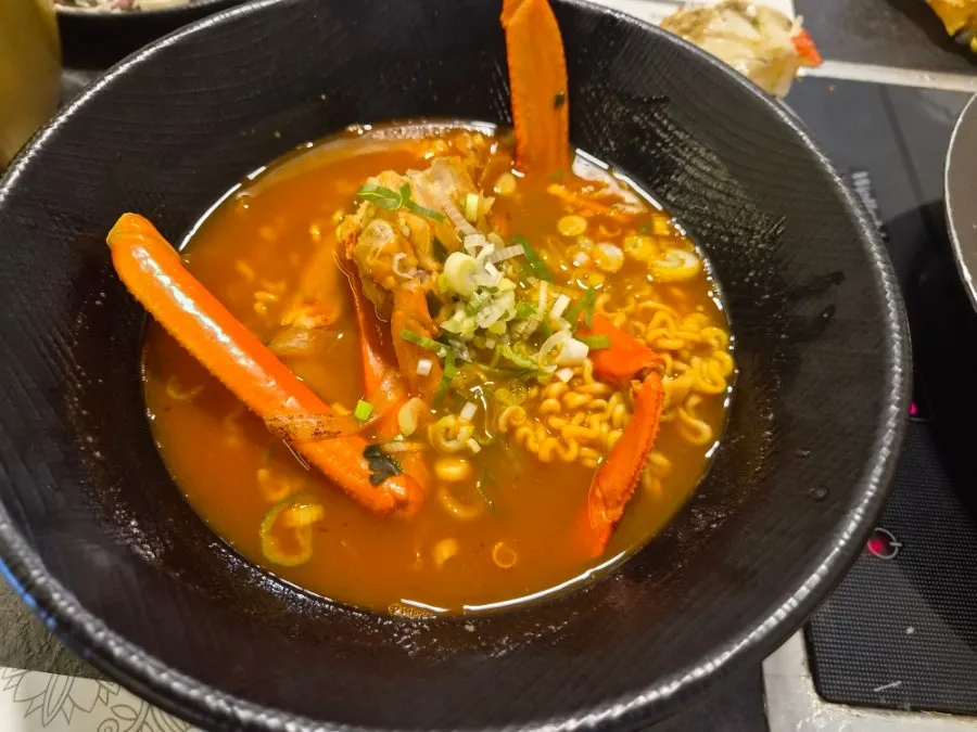Fried rice and ramen course for a snow crab meal with friends in Gijang, Busan