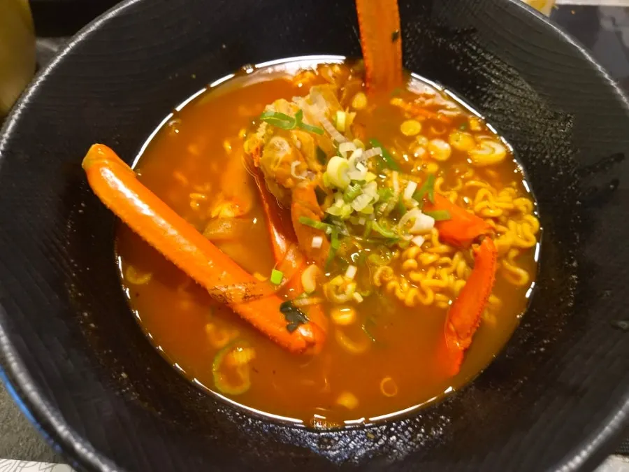 Fried rice and ramen course for a snow crab meal with friends in Gijang, Busan