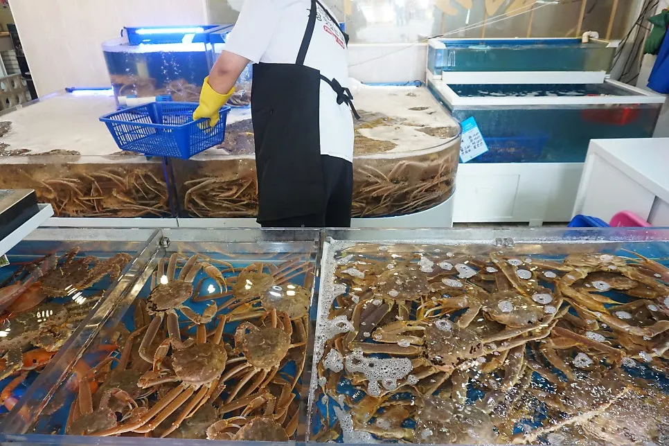 Crab tank inside the restaurant