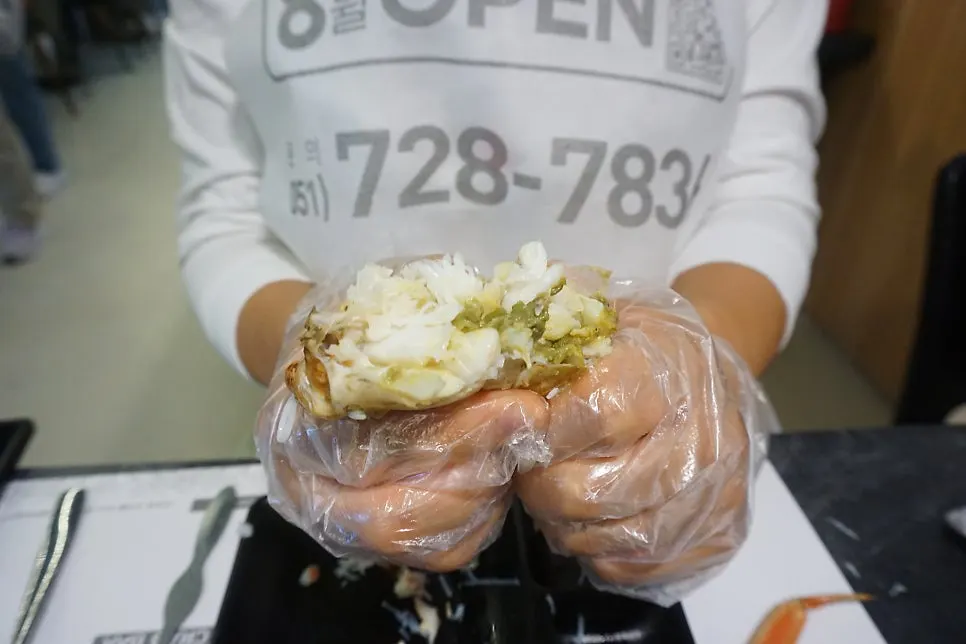 Snow crab body meat packed full