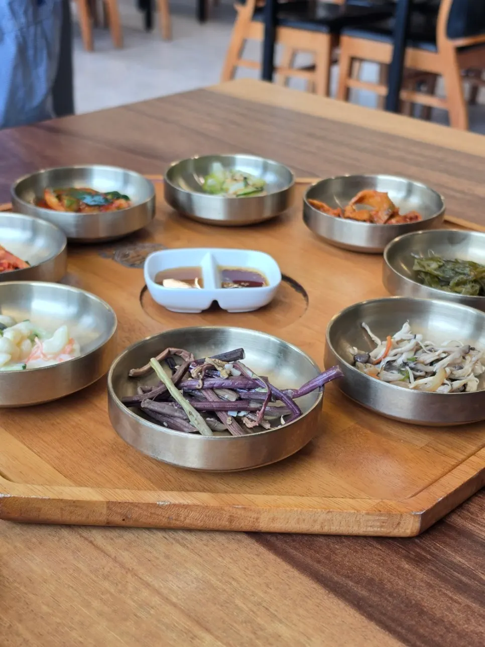창밖 풍경이 보이는 동암떡갈비 좌석