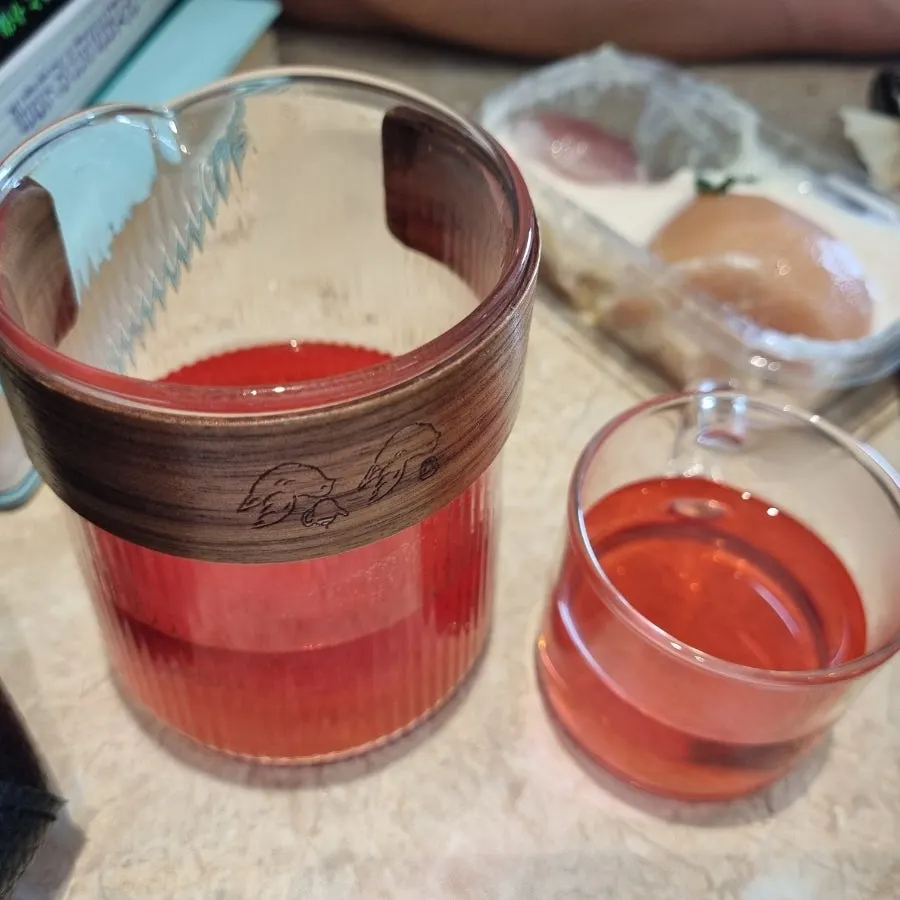 Rose De Neuwa served with dessert