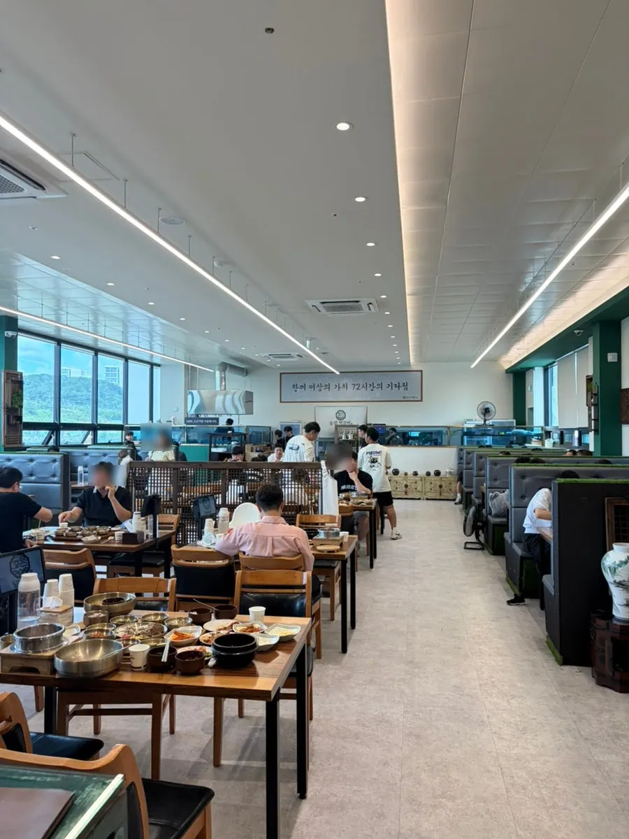 Seating in the dining hall