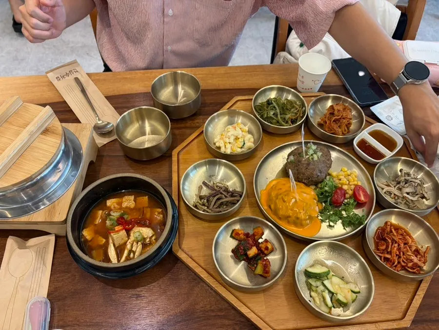Cheese melting over the cheese tteokgalbi