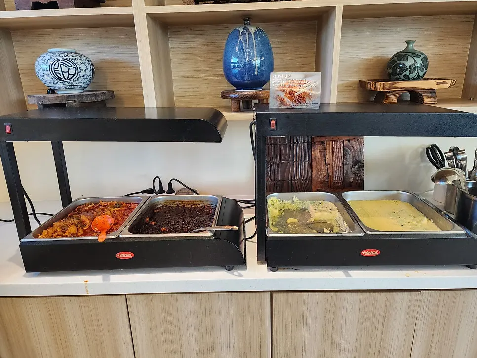 짜장, 볶음밥, 계란찜, 떡볶이 등 아이 메뉴 코너