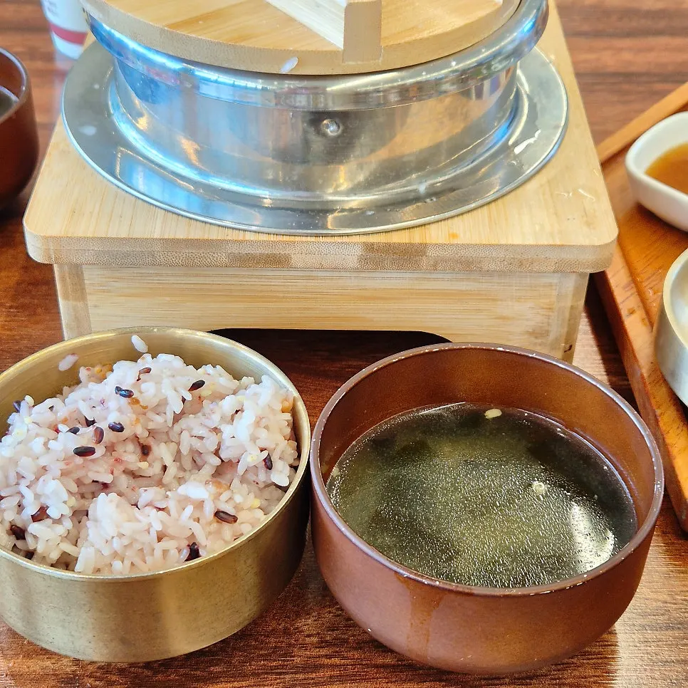 동암떡갈비 솥밥과 소고기 미역국