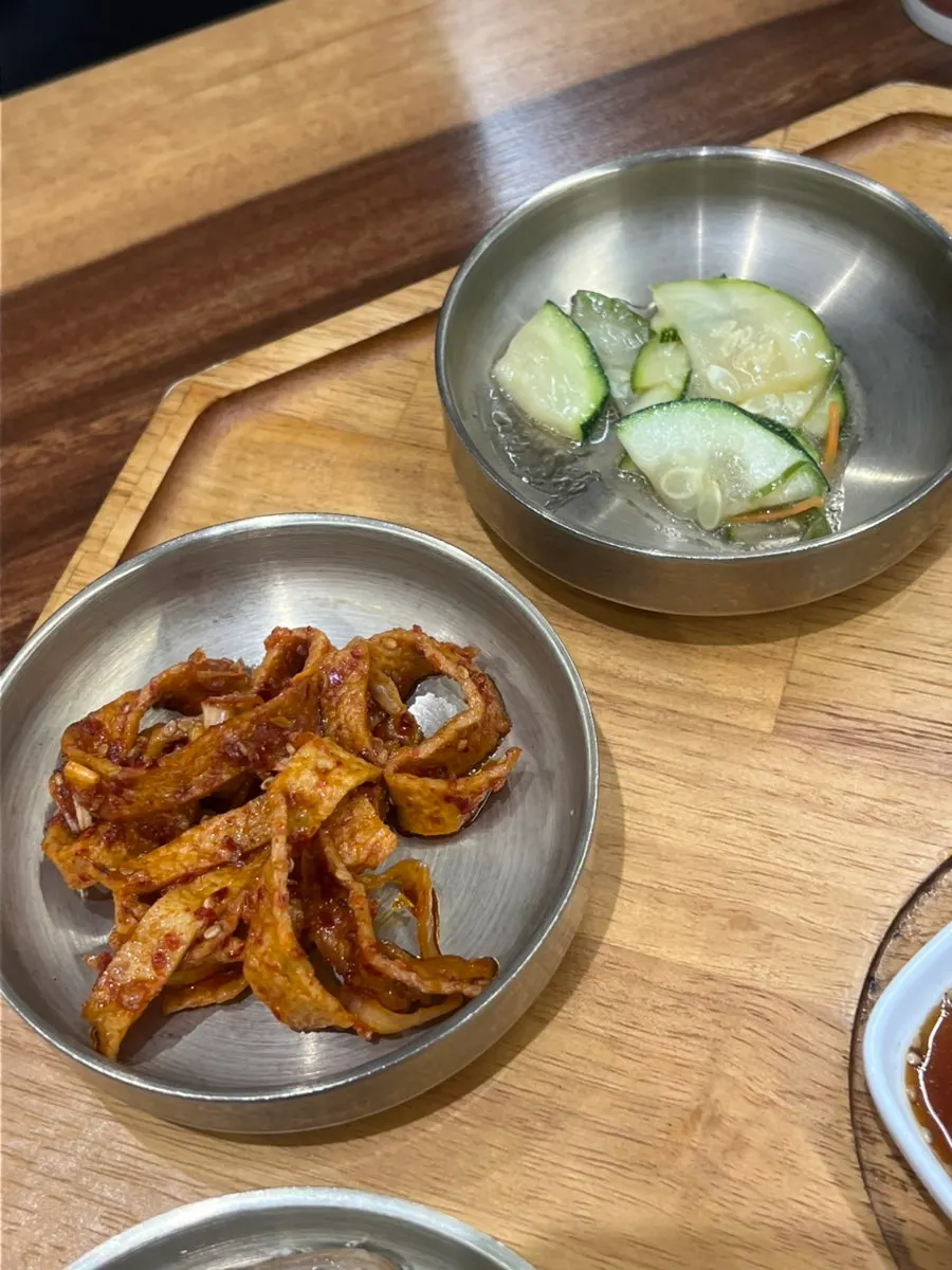 Table set with sotbap and side dishes