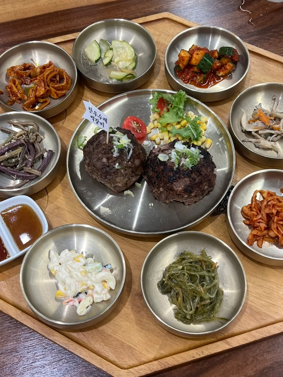 Charcoal-grilled hanwoo handmade tteokgalbi