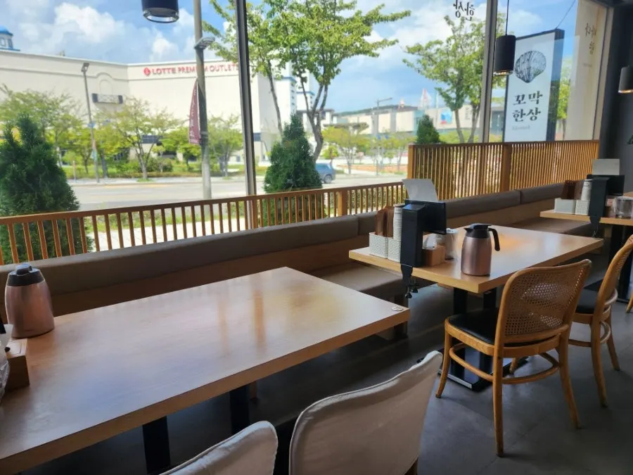기장 한정식 식사 공간