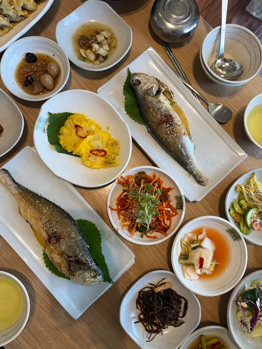 One whole dried corvina served per person