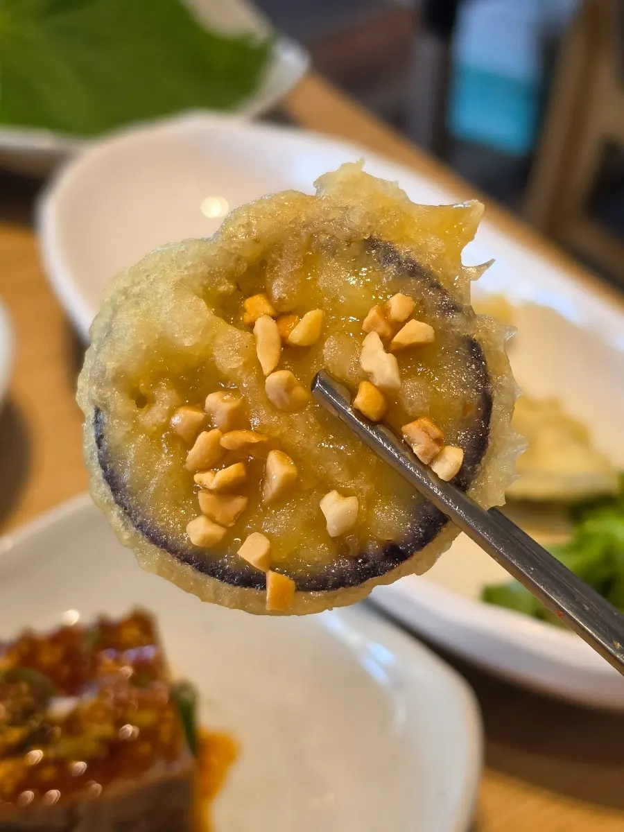 Seaweed soup served with the beef jeon set