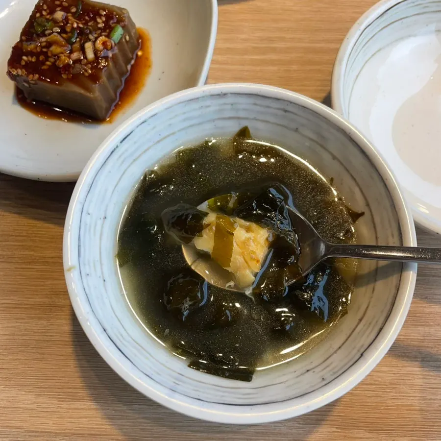 加了鱼肉的浓郁海带汤