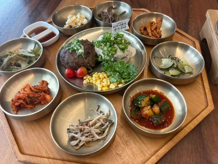 Table spread with nakji-bokkeum and tofu kimchi
