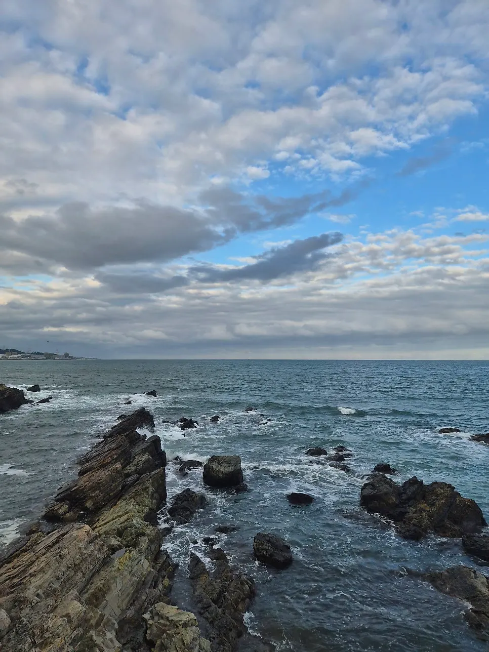 View of the Ilgwang sea in front of Riverside