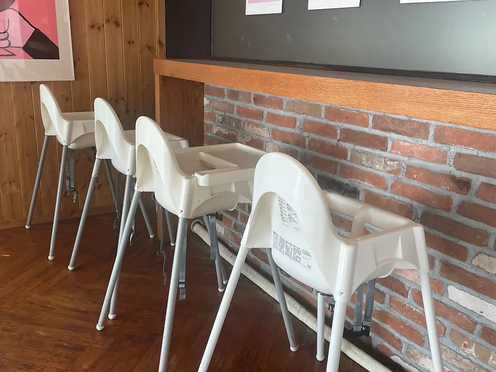 Kids' chair for dining with children