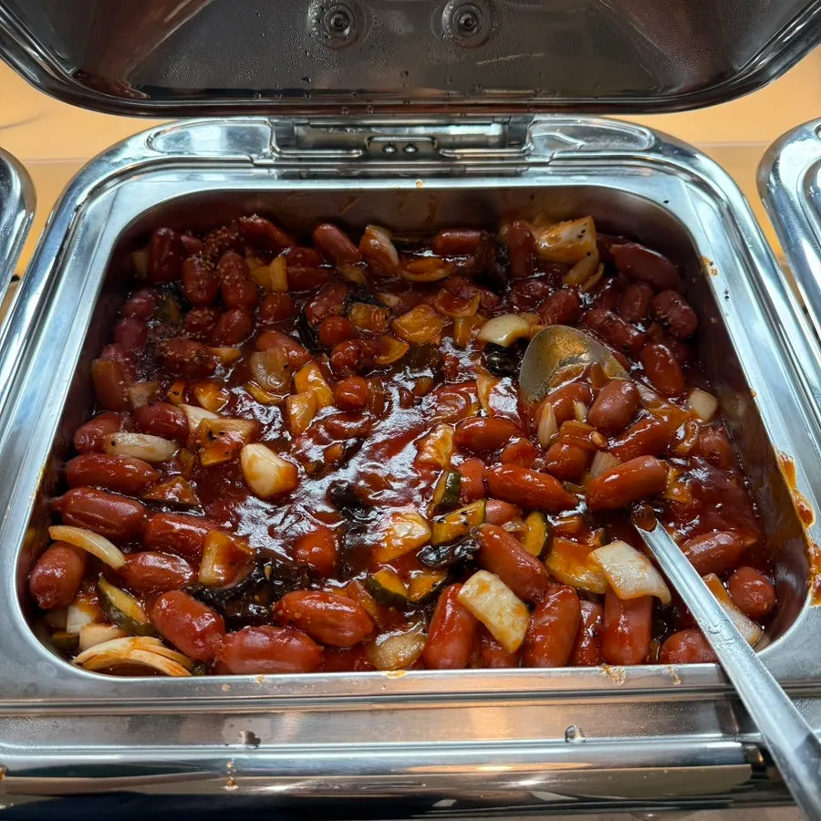 Steamed egg and tteokbokki at the self-service corner