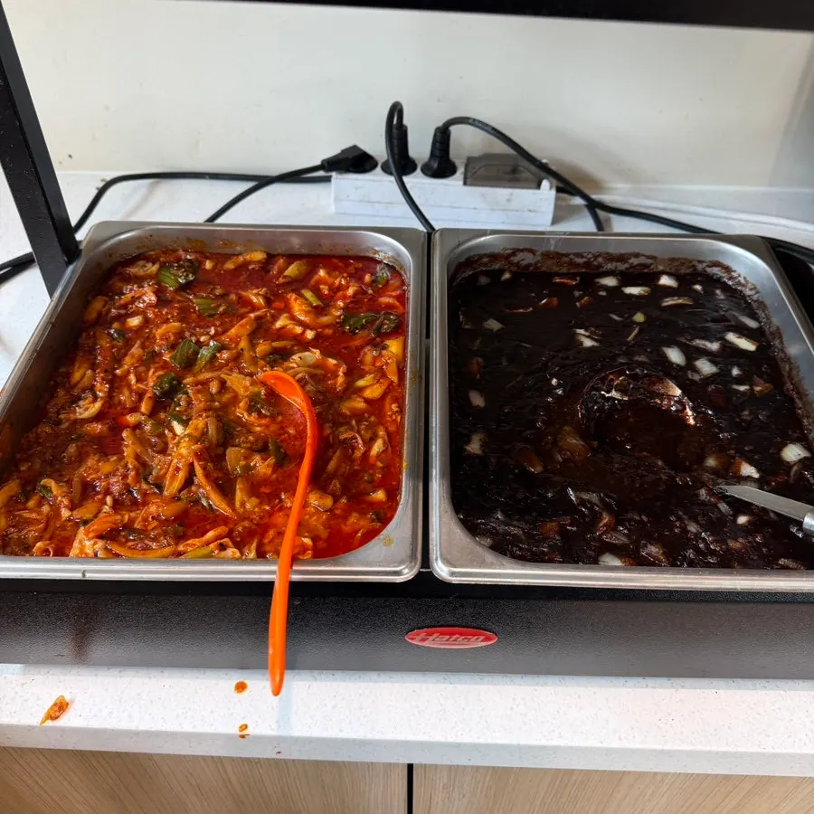 Stir-fried Vienna sausages and fried rice self-service bar