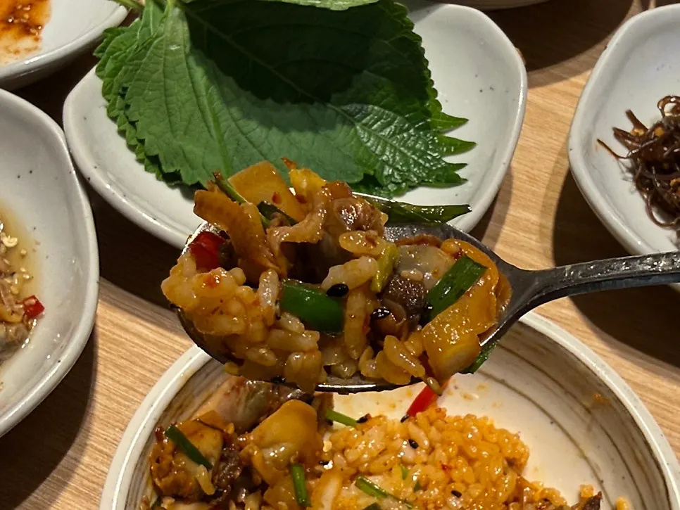 Mixed cockle bibimbap