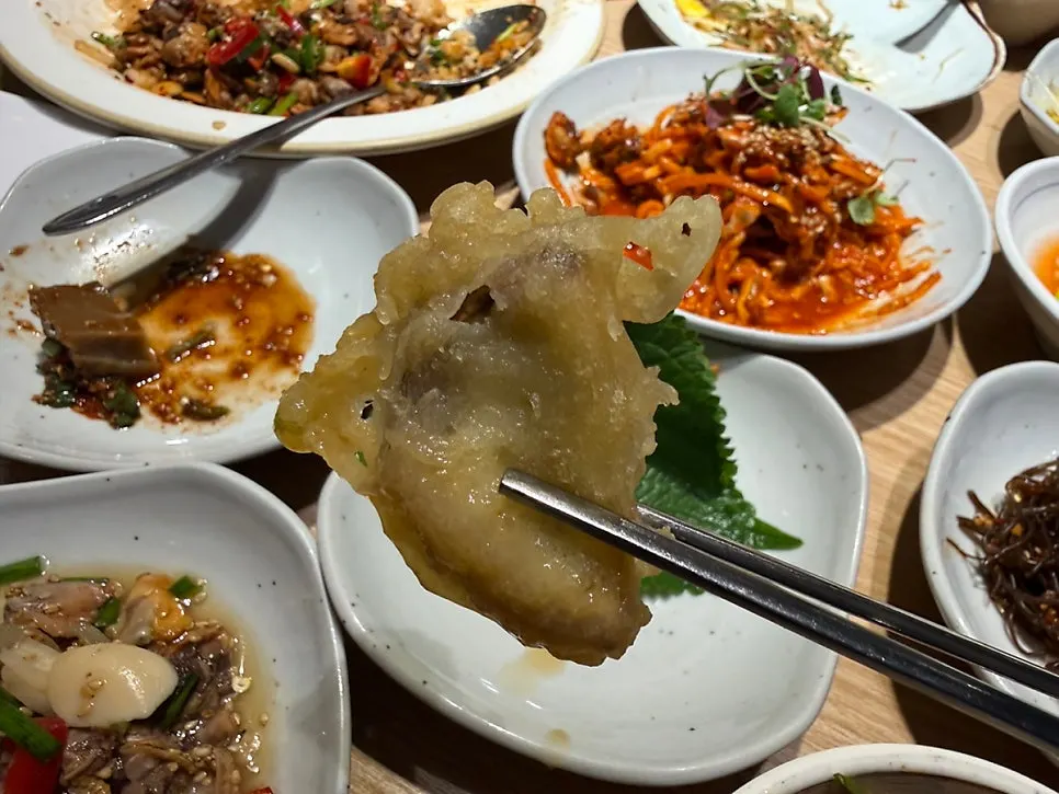 Seaweed soup and side dishes for children