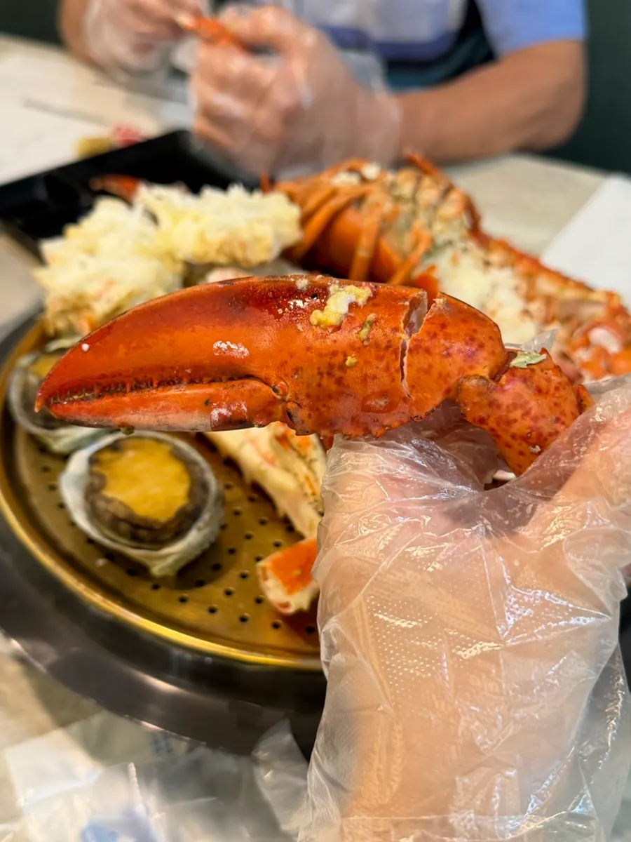 살이 꽉 찬 킹크랩 다리