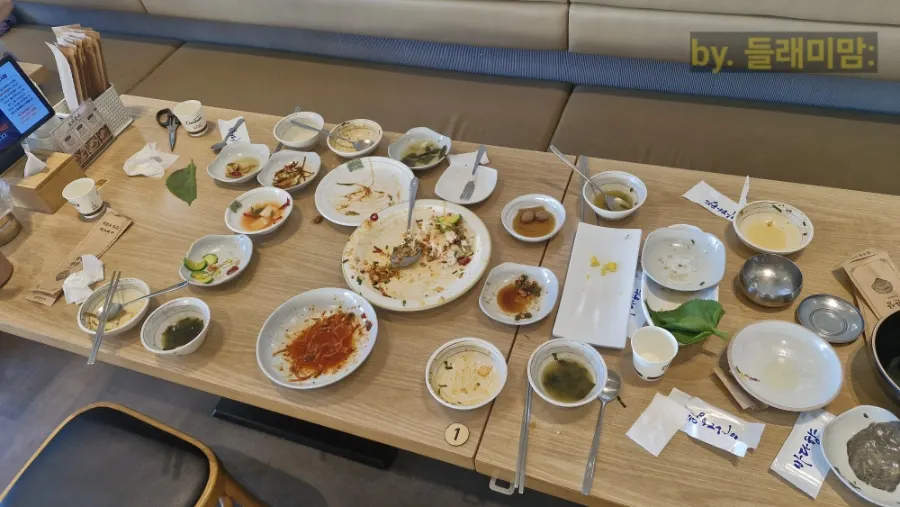 Rice and side dishes fed to the kid