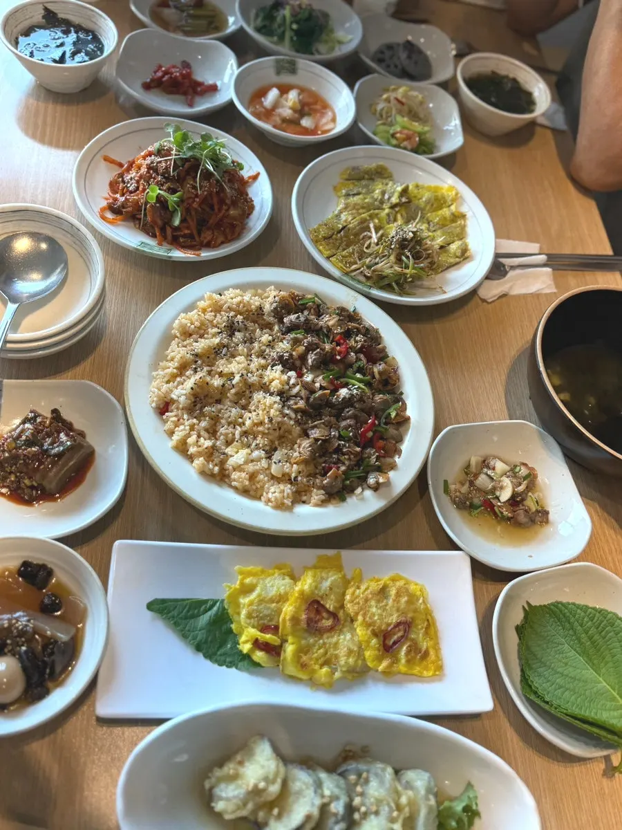 Neatly arranged Korean set-meal side dishes