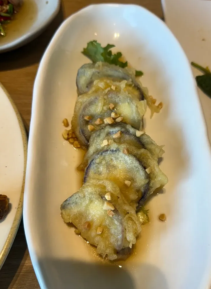 Main dishes and handmade side dishes