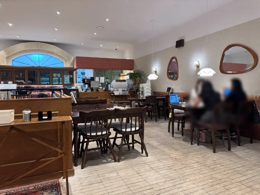Bueokgan Restaurant seating for family meals