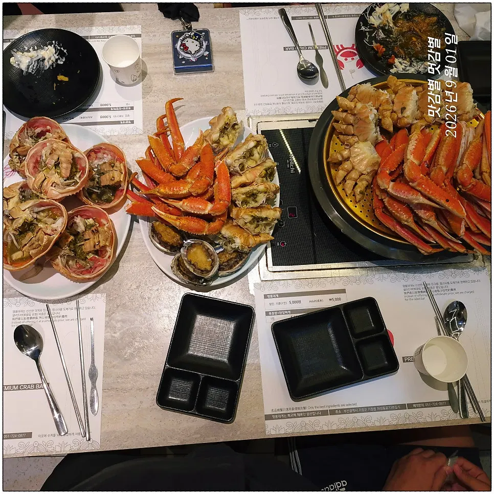 A steaming plate of steamed crab