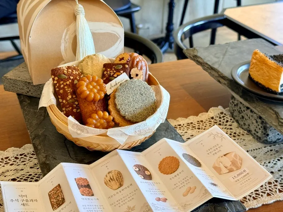 덕미 기장점 음료와 디저트 메뉴판