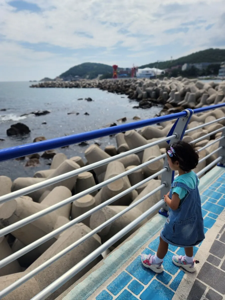 Wide-open Gijang sea view around Deokmi Gijang Branch