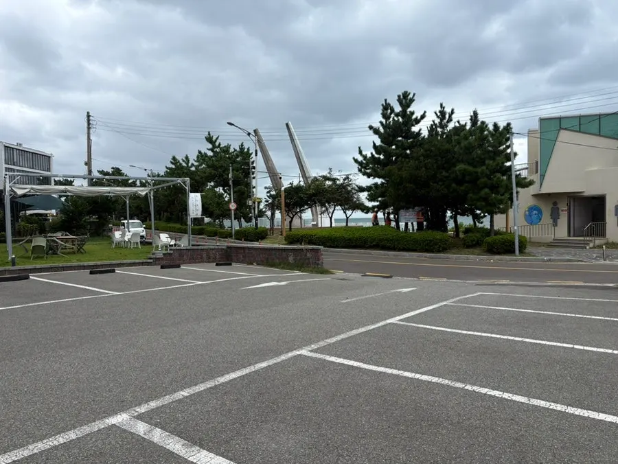 Parking space at Riverside