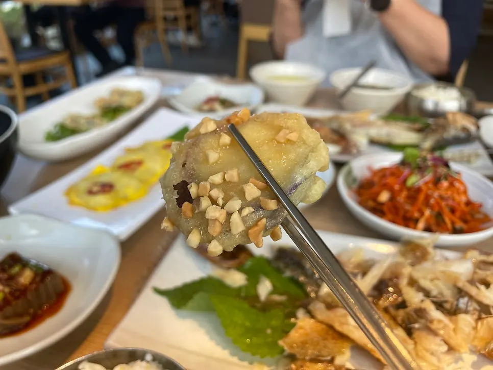 Seaweed soup with a large chunk of fish fillet