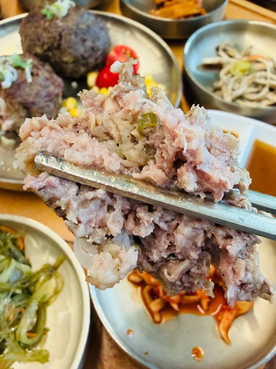 Plate of low-temperature aged Dongam tteokgalbi