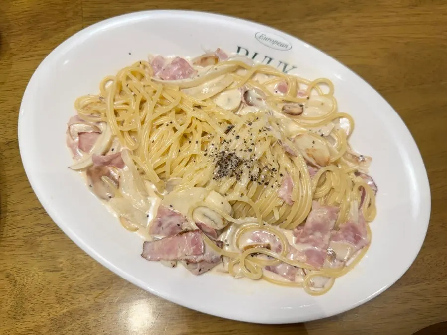 A plate of Bueokgan carbonara
