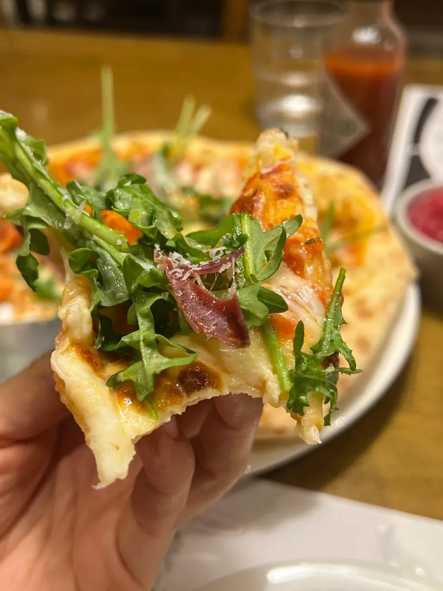 Cross-section of the chewy pizza dough