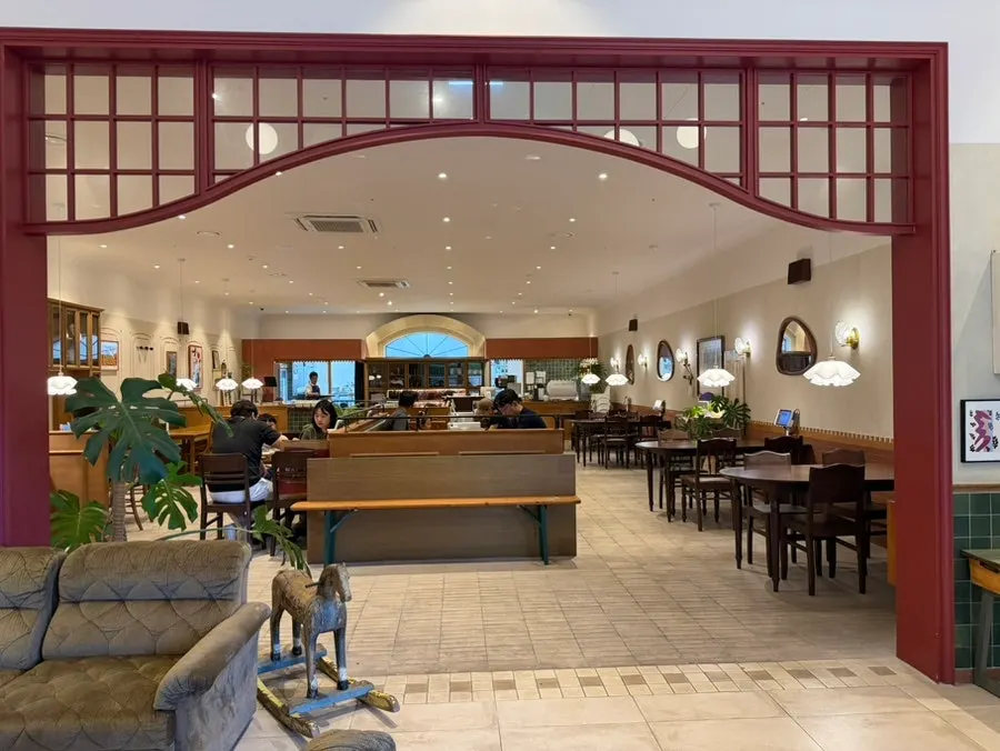 Spacious interior hall of the 230 sq. m Bueokgan restaurant