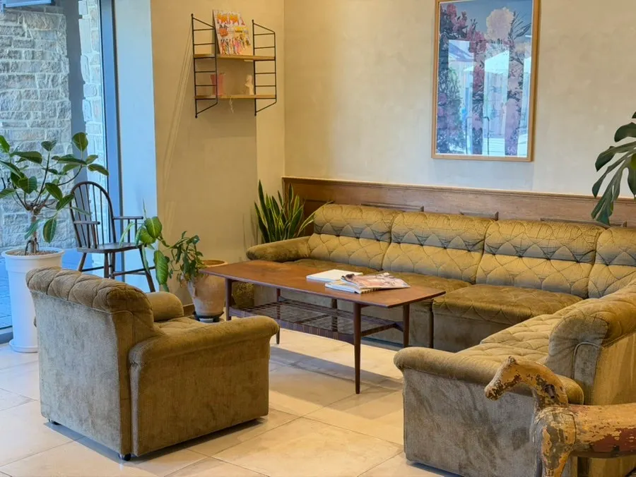 Table area at Bueokgan suited for family gatherings