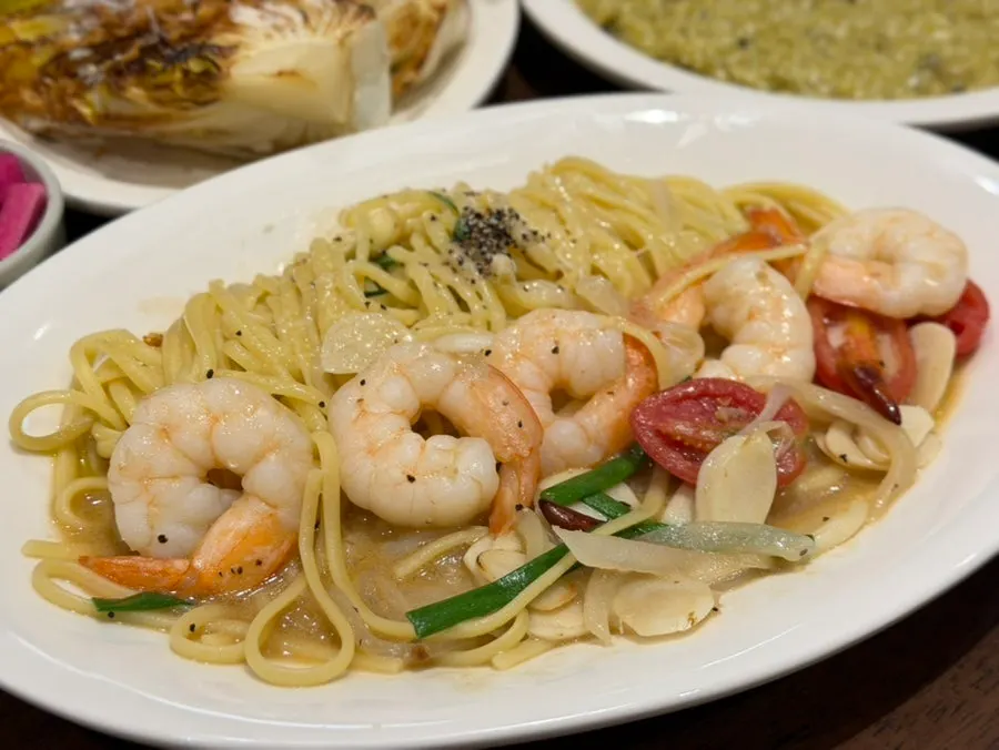 Bueokgan's shrimp anchovy pasta plated