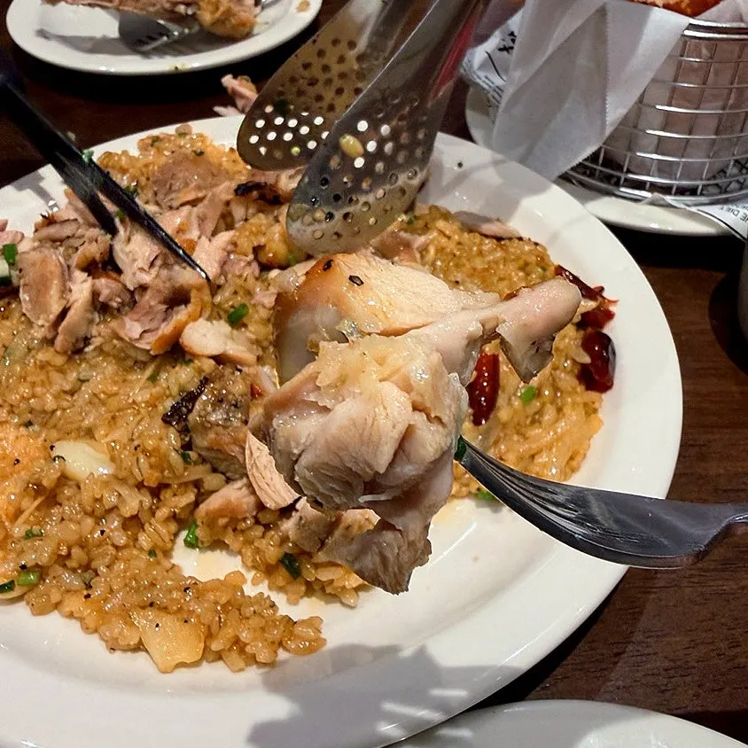 찢어놓은 쿵파오 치킨 통다리