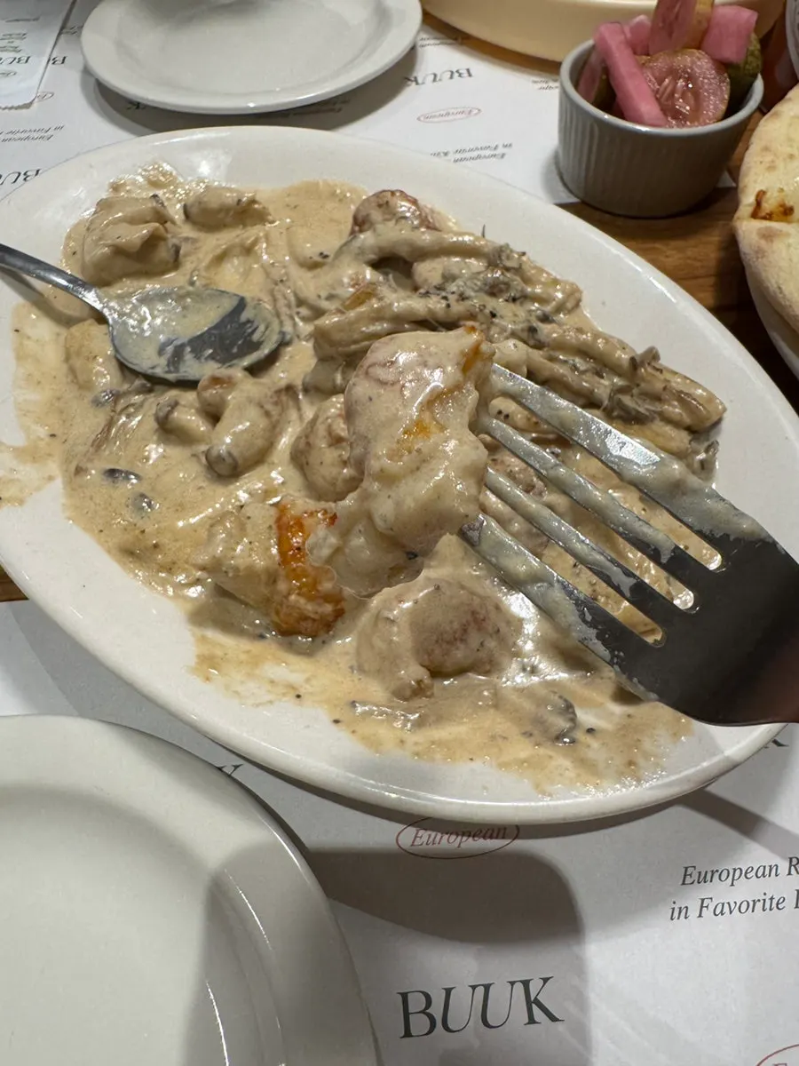 Mushroom cream gnocchi with truffle aroma