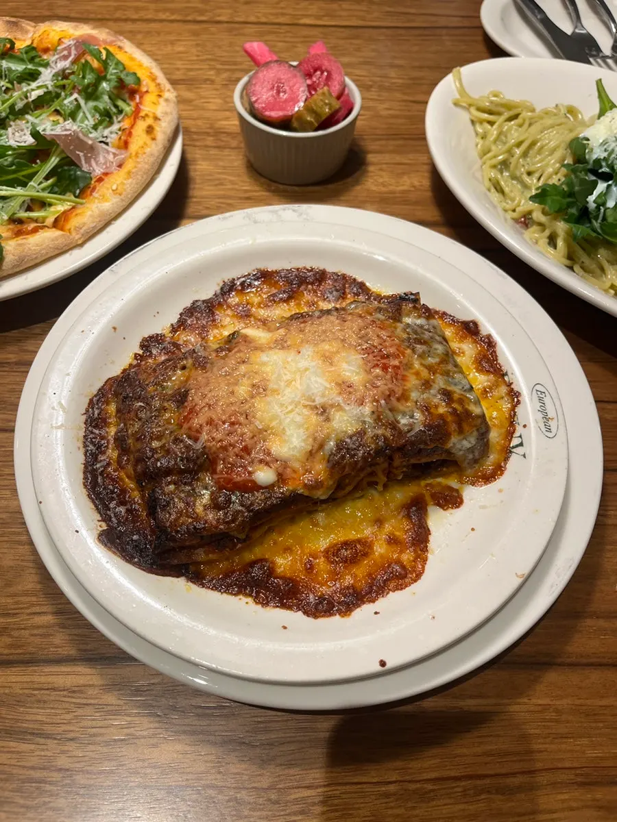 Bueokgan's lasagna topped with plenty of cheese