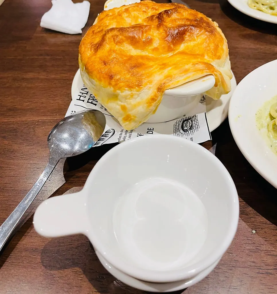 Bueokgan pastry soup topped with pastry