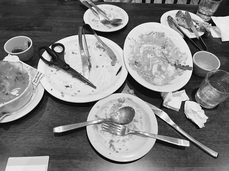 Empty plates cleaned completely at Bueokgan