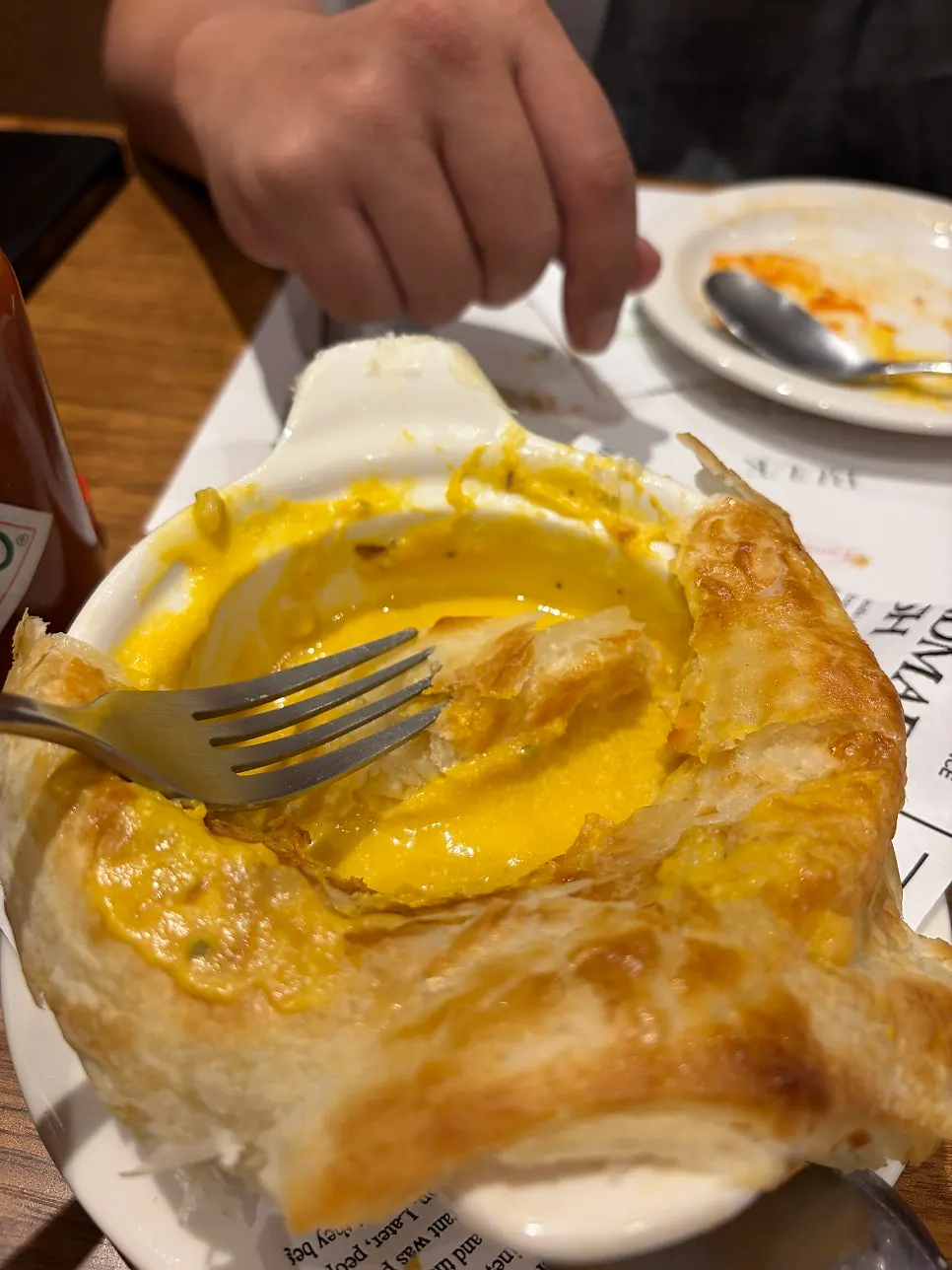 페스츄리 빵을 올린 단호박 스프