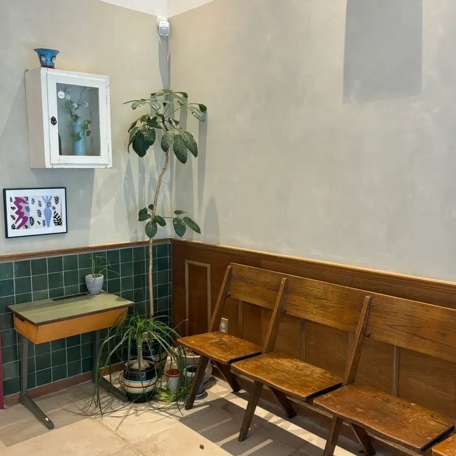 Bueokgan Restaurant waiting area