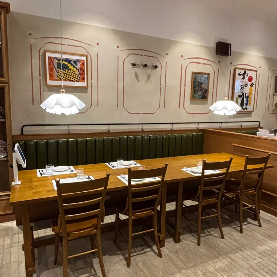 Spacious Bueokgan Restaurant interior